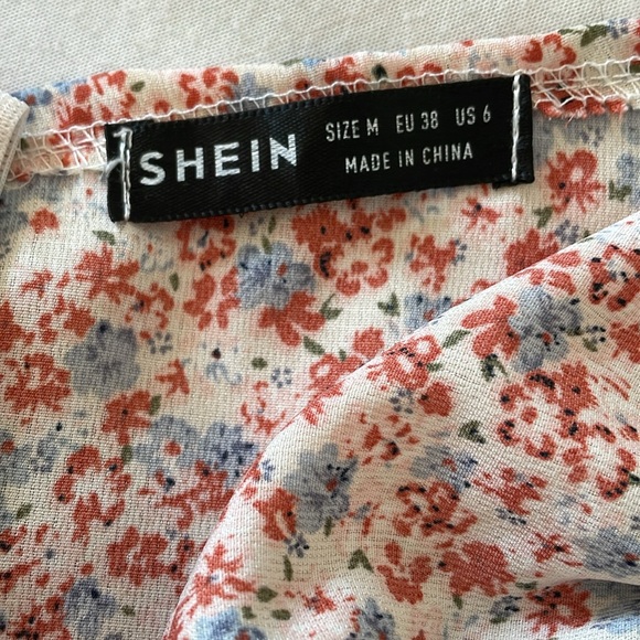 SHEIN Puff Sleeve Ruched Bust Ditsy Floral Milkmaid Dress - Picture 5 of 9